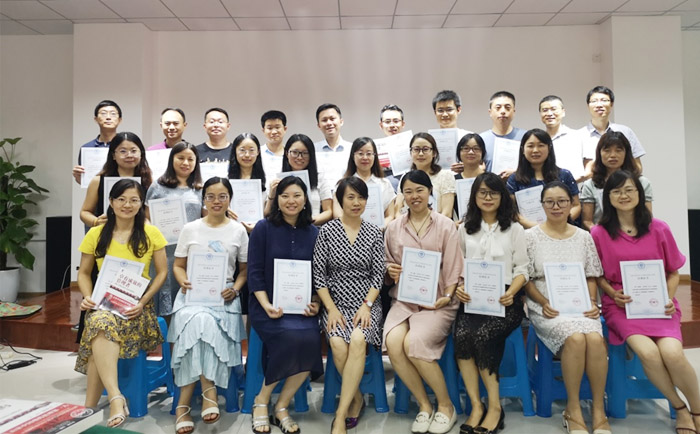 封面培训1.jpg 封面培训1.jpg